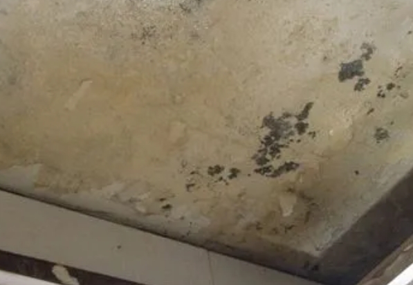 海丰阳台漏水维修公司分享下海丰卫生间渗水维修需要注意哪些问题。